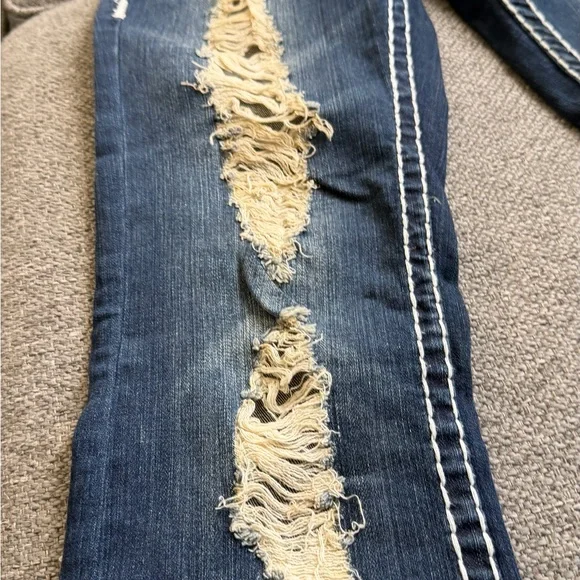 L.A. Idol Distressed Denim Skinny Jeans - Picture 2 of 5